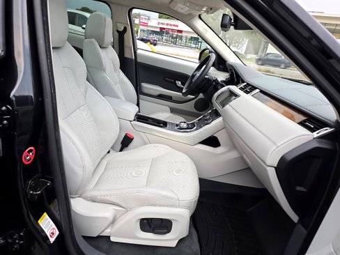 Used 2015 Land Rover Range Rover Evoque Prestige image 35