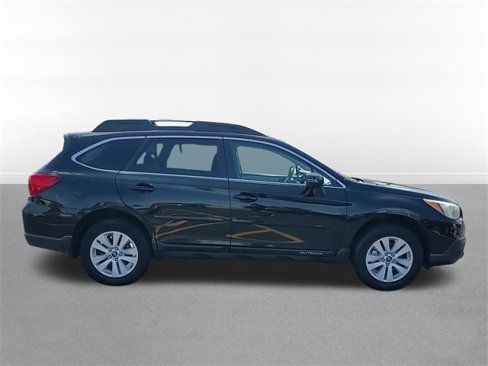 Used 2016 Subaru Outback 2.5i Premium image 4