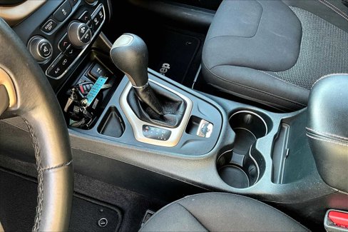 Used 2016 Jeep Cherokee 75th Anniversary image 15