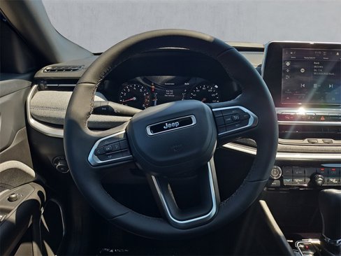 New 2025 Jeep Compass Latitude image 12