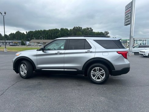 Used 2022 Ford Explorer XLT image 9