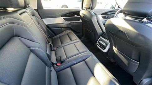 New 2025 Lincoln Nautilus Premier image 16
