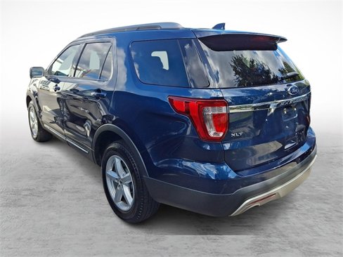 Used 2017 Ford Explorer XLT w/ Equipment Group 202A image 2