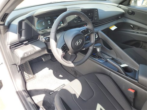 New 2025 Hyundai Elantra Sport image 16