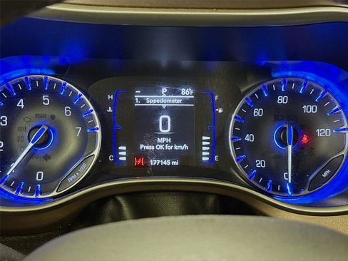 Used 2019 Chrysler Pacifica Touring-L image 12