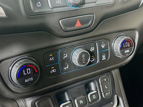 Used 2018 GMC Terrain SLE w/ Driver Convenience Package image 22