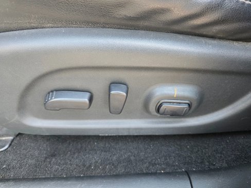 Used 2017 Nissan Pathfinder SL image 25