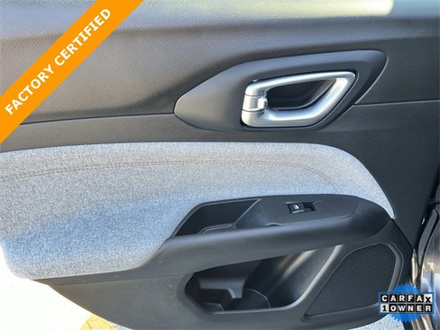 Used 2023 Jeep Compass Latitude image 19