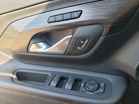 Used 2020 GMC Terrain SLT w/ Preferred Package image 30