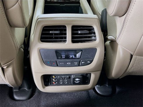 Used 2016 Honda Pilot Touring image 28