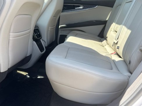 Used 2019 Lincoln Nautilus Reserve image 21