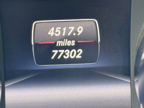 Used 2015 Mercedes-Benz SLK 350 image 14
