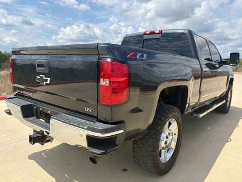 Used 2019 Chevrolet Silverado 2500 LTZ w/ Vortec Plus Package image 8