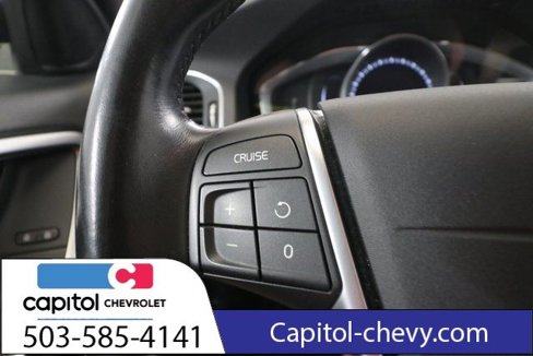 Used 2018 Volvo V60 T5 Cross Country w/ Convenience Package image 16