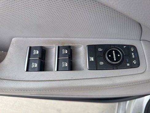 Used 2015 Hyundai Genesis 3.8 image 13