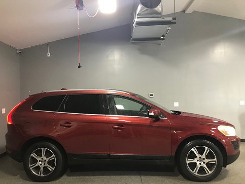 Used 2011 Volvo XC60 T6 image 2