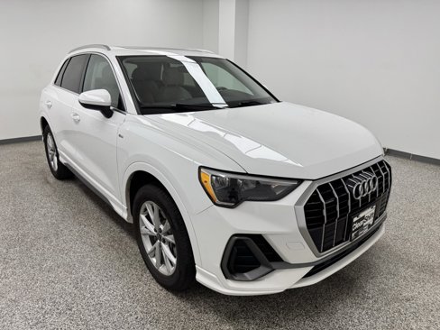 Used 2022 Audi Q3 2.0T Premium image 2