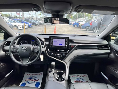 Used 2022 Toyota Camry SE image 21