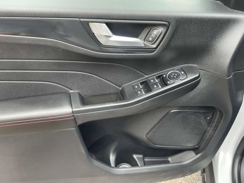 Used 2025 Ford Escape ST-Line image 16
