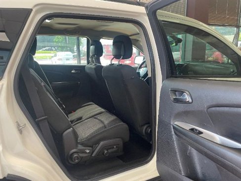 Used 2019 Dodge Journey SE image 27