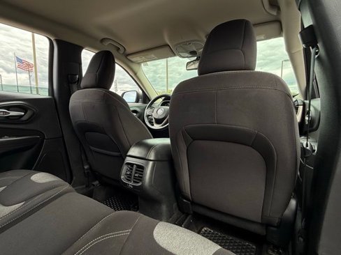 Used 2016 Jeep Cherokee Sport w/ Cold Weather Group image 20