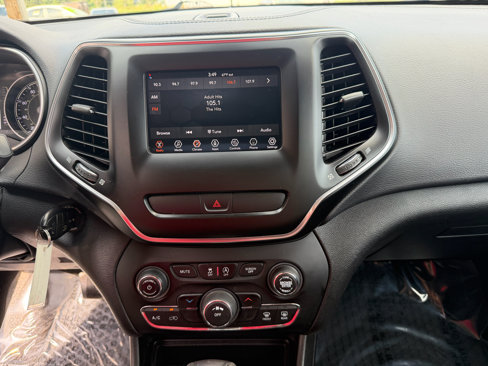 Used 2020 Jeep Cherokee Latitude w/ Cold Weather Group image 27