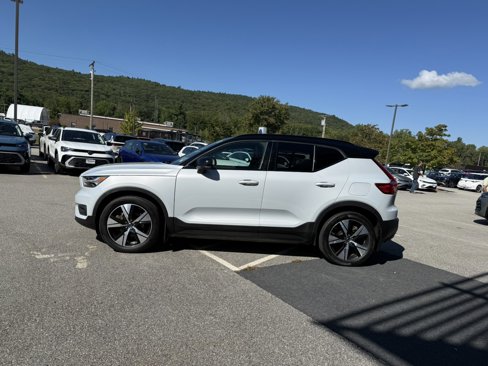 Used 2021 Volvo XC40 P8 Recharge image 7
