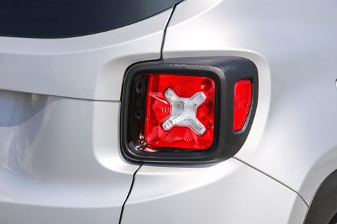 Certified 2020 Jeep Renegade Altitude image 10