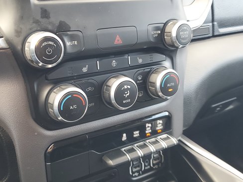 Used 2019 RAM 1500 Big Horn image 18