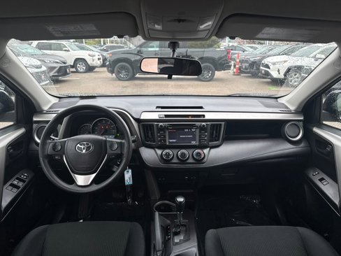 Used 2016 Toyota RAV4 LE image 11