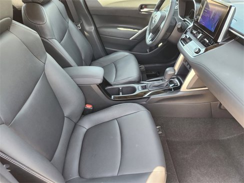 Certified 2023 Toyota Corolla Cross XLE image 14
