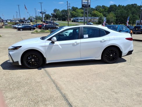 New 2025 Toyota Camry SE image 2