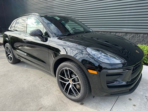 Used 2025 Porsche Macan image 13