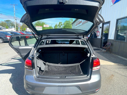 Used 2011 Volkswagen Golf 4-Door image 8