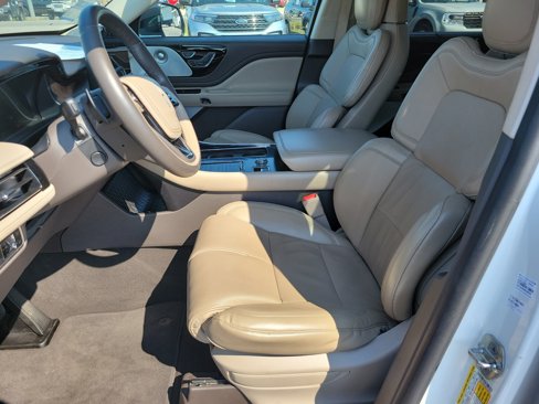 Used 2020 Lincoln Aviator Reserve w/ Equipment Group 202A image 12