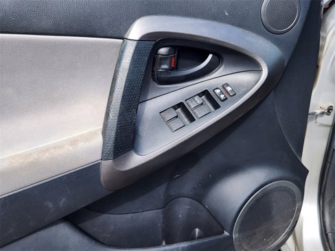 Used 2012 Toyota RAV4 4WD image 13