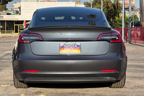 Used 2021 Tesla Model 3 Standard Range Plus image 5