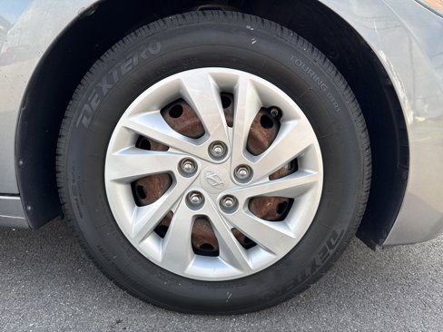 Used 2018 Hyundai Elantra SE image 11