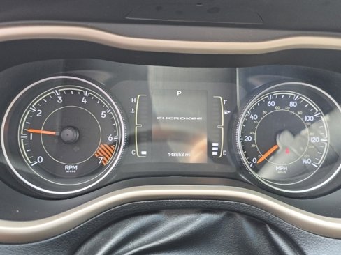 Used 2015 Jeep Cherokee Sport w/ Sport Appearance Group image 14