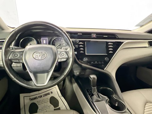 Used 2018 Toyota Camry SE image 30