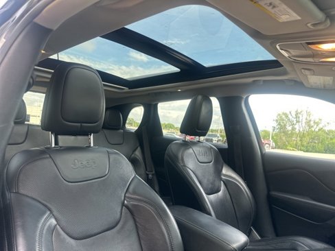 Used 2020 Jeep Cherokee Limited image 19