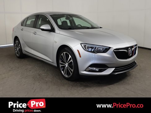 Used 2018 Buick Regal Essence image 1