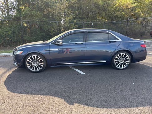 Used 2017 Lincoln Continental Reserve w/ Technology Package image 2