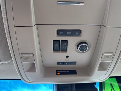 Used 2018 Chevrolet Tahoe LT image 37