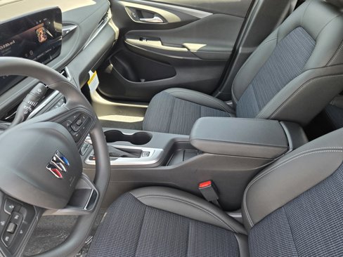 New 2025 Buick Envista Preferred image 8