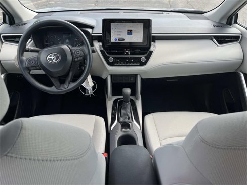 Used 2025 Toyota Corolla Cross L image 15