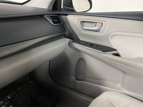 Used 2016 Toyota Camry XLE image 23