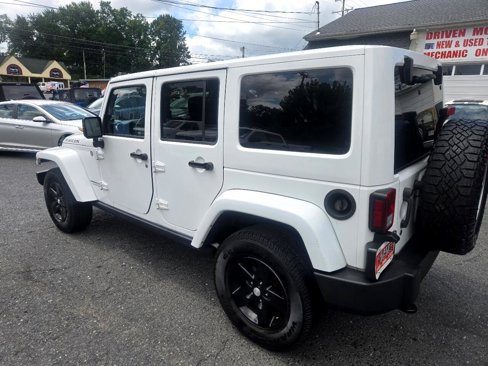 Used 2012 Jeep Wrangler Unlimited Rubicon w/ Connectivity Group image 14