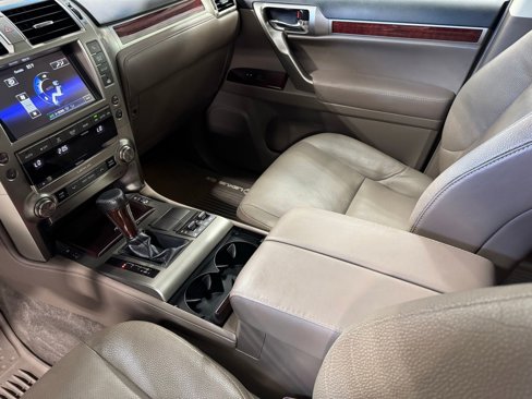 Used 2016 Lexus GX 460 image 12