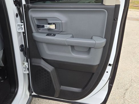 Used 2019 RAM 1500 Classic Warlock w/ Luxury Group image 11